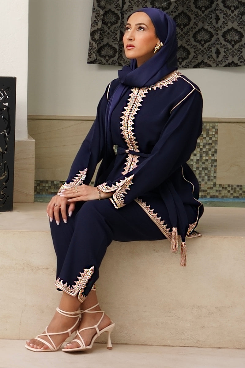 Jabador femme marocain Sahar Édition bleu marine, avec son pantalon assorti